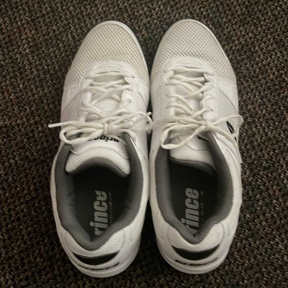 Prince tennis, size 12, very good condition!